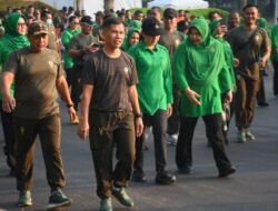 Prajurit-Persit KCK Kodim 0501 PD Jaya Olahraga Bersama di Monas