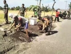 Koramil 0819/03 Kraton-Warga Pasuruan Bangun “Plengsengan” Desa