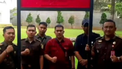 Jaksa Kejari Jakpus melakukan sita eksekusi aset milik terpidana Surya Darmadi. (Tangkapan Layar)