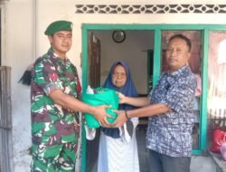 Babinsa Koramil 04 Kejayan Bagi Sembako Pada Warga Desa Wrati