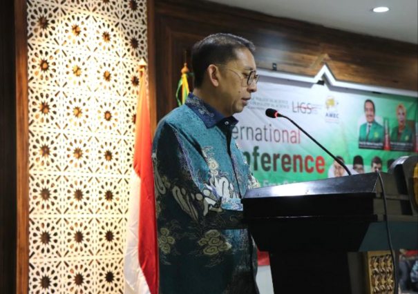 Ketua Badan Kerjasama Antar Parlemen DPR RI Dr. Fadli Zon saat berbicara pada Konferensi Internasional tentang Palestina di FISIP Universitas Muhammadiyah Jakarta (UMJ) pada 3 Juli 2024 (Foto: Dok. pribadi)