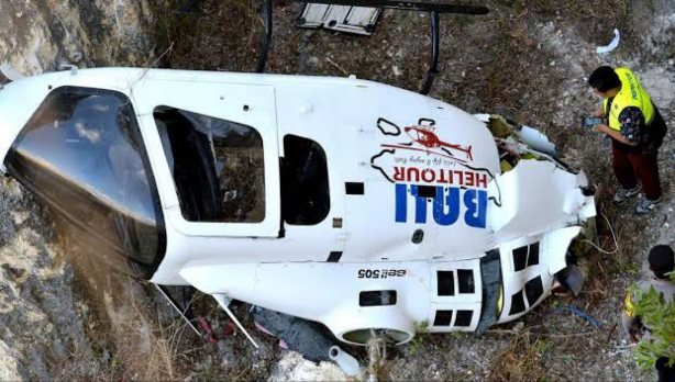 Terlilit Tali Layangan, Helikopter Jatuh di Kuta Bali