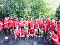 Lestarikan Alam Pulau Dewata, Kemenkumham Bali Ajak WNA Tanam Mangrove