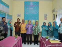 Tim Evaluasi Tertib Administrasi PKK Kunjungi Desa Teluk Dalam