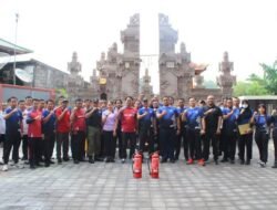 Imigrasi Singaraja Gelar Simulasi dan Latihan Bersama Damkar Buleleng