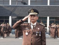 Gelar Upacara HUT ke-79 RI, Kejari Jaktim Gaungkan Semangat Kebersamaan