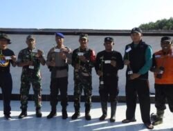 Cegah Abrasi, Kodim 0819 Tanam Mangrove dan Bersih Pantai di Pasuruan