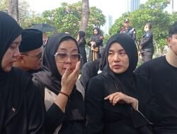 Ibunda Elma Theana dan Sonny Septian Meninggal Dunia