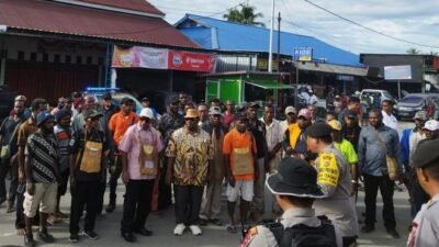 Delapan Kepala Suku di Papua Tengah Dukung Isaias Douw