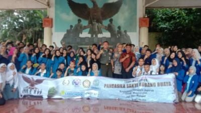 Ratusan Guru dan Mahasiswa Kunjungi Monumen Pancasila Sakti
