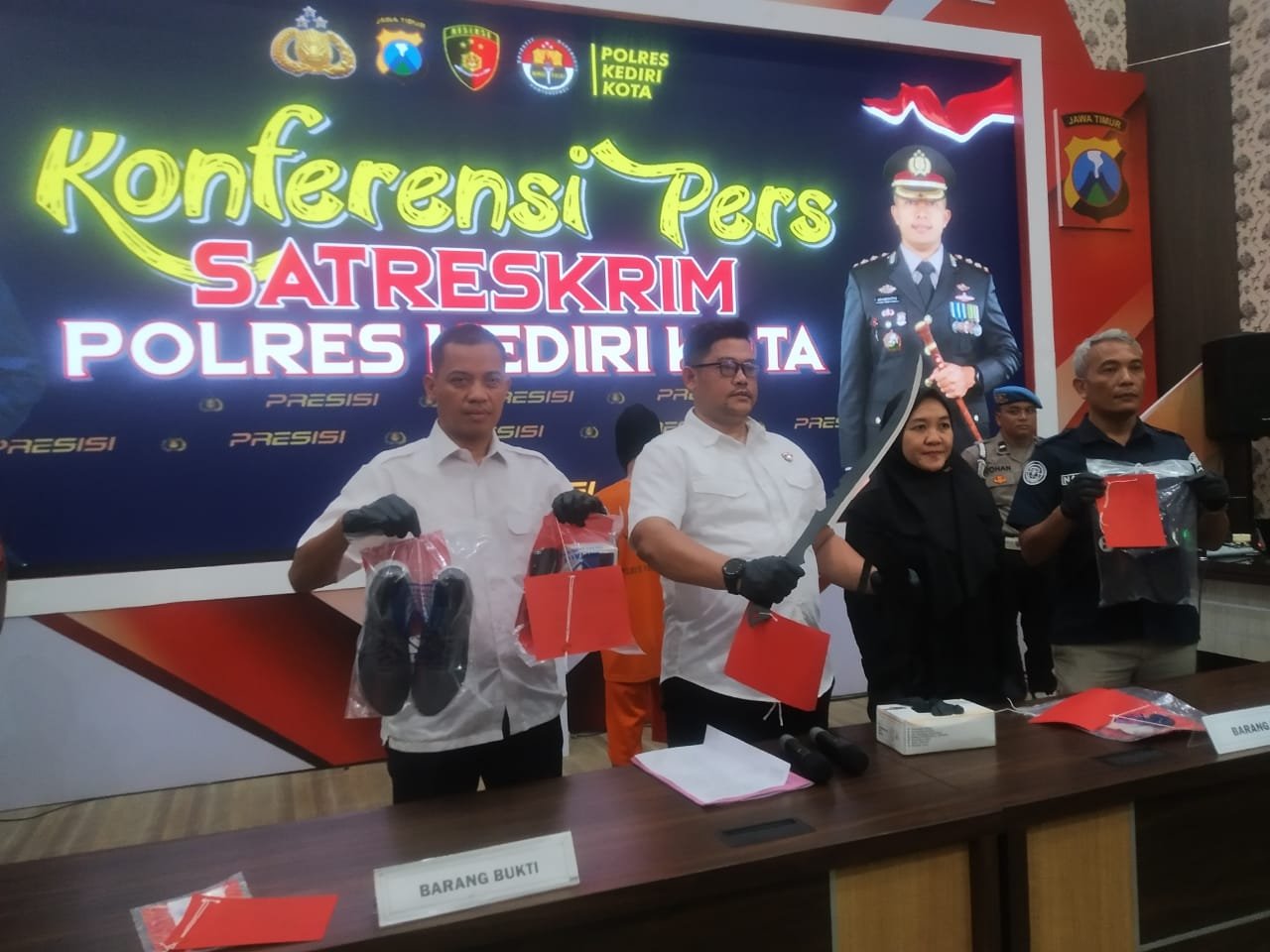 Satreskrim Kediri Amankan 2 Perampok Minimarket Bersenjata