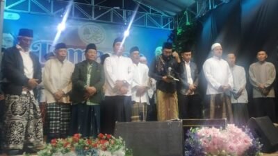 Diundang Bunda Mistiani, Vinanda-Gus Qowim Hadiri 'Tamanan Bersholawat'