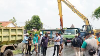 Perintahkan Normalisasi, Pjs Bupati Sidoarjo: Sungai Harus Bersih Dari Sampah