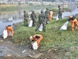 Dandim 0501/Jakpus Gelar Bersih-Bersih Ciptakan Ciliwung Bening