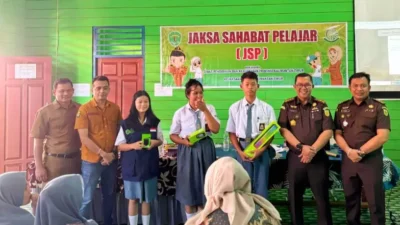 Kejati Kaltim Gelar Penyuluhan Hukum ke Siswa SMA 1 Long Apari