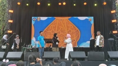 Duet dengan Kepsek, Fatin Shidqia Meriahkan Lyfest IV SMPN 255 Jakarta