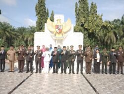 Pjs Bupati Asahan Ziarah ke TMP Kisaran Jelang HUT TNI ke-79