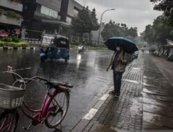 Senin Siang Hingga Malam BMKG Prakirakan Jakarta Hujan