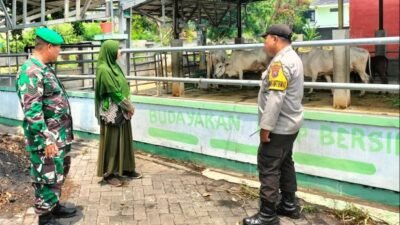 Koramil Kanigaran Kawal Penyaluran Bantuan dari Pemprov Jatim ke Pemkot Probolinggo 