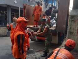 Babinsa Koramil 02/SB-PPSU Bersihan Sampah Permukiman Warga Binan