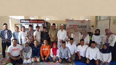 Pimpin Doa Bersama di Panwascam Mojoroto, Ini Pesan Ketua PCNU Kota Kediri 