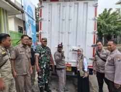Jelang Pencoblosan Pilkada, Babinsa Kodim Pasuruan Kawal Logistik Pemilu
