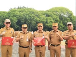Pemkot Bekasi Serahkan Penghargaan Kepada Perangkat Daerah