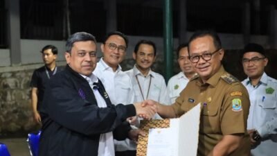 Pj Wali Kota Bekasi Terima Sertifikat Halal dari Kepala BPJPH