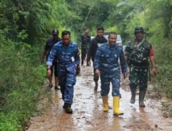 Tanggap Darurat Bencana, Danlanud Husein Sastranegara Turun Langsung ke Desa Sukakarya Cianjur