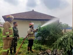 Koramil Wonoasih Lakukan Pemadaman Sekaligus Pendataan Kebakaran Mini Lab Bulog Kedungasem