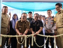 Pejabat Wali Kota Bekasi Meresmikan Mall Pelayanan Publik