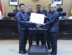 Plt Bupati Sidoarjo Hadiri Rapat Paripurna DPRD