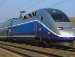 Viral, Masinis Kereta Cepat Loncat Bunuh Diri di Malam Natal