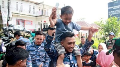 Lanud Husein Sastranegara Berikan Trauma Healing untuk Anak-anak Korban Bencana di Cianjur 