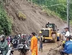 Terisolasi, Ruas Jalan Nasional Bagbagan-Kiaradua Sukabumi Tertutup Longsor Susulan