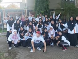 SMPN 4 Pasuruan Ikuti Jalan Sehat Meriahkan HUT ke-79 PGRI-Hari Guru 2024