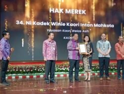 Winie Kaori Terima Sertifikat Merek dari Kemenkumham untuk YKWA dan Minyak Goreng