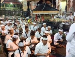 Dana Hibah Rp 6,3 Miliar Diselidik Polisi, Kelian Adat Babakan Kawan Gelar Upacara Sumpah