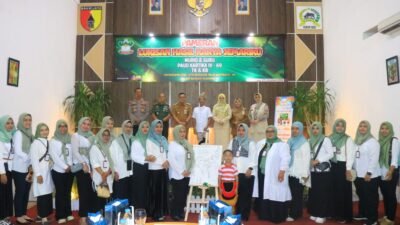 Bersama Pj Wali Kota, Dandim Probolinggo Melihat Pameran Lukisan Karya Murid Dan Guru PAUD Kartika IV-69