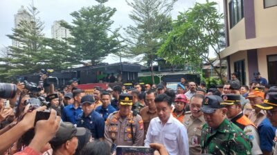 Kasdim 0501/JP Tinjau Lokasi Kebakaran di Kebon Kosong, Kemayoran