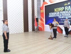 Kapolres Kediri Kota Pimpin Upacara Kenaikan Pangkat Pengabdian