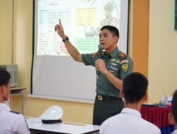 Dandim 0422/Lampung Barat Pimpin Upacara dan Berikan Sosialisasi di SMK Negeri 1 Krui