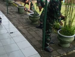 Ciptakan lingkungan Bersih, Anggota Koramil Puspo Kerja Bakti