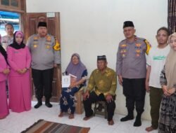 Kecelakaan, Kapolres Pasuruan Takziah ke Rumah Duka Sopir Bus