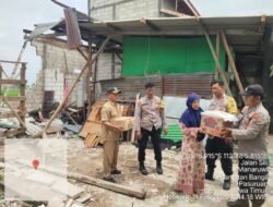 Kapolres Pasuruan Bantu Korban Rumah Rusak Imbas Angin