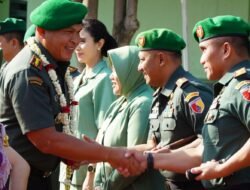 Danrem 081/DSJ Kolonel Arm Untoro Hariyanto ikuti Tradisi Penyambutan
