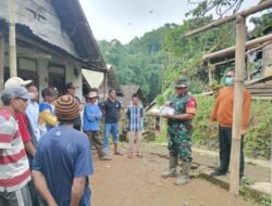 Cegah DBD, Babinsa Wonorejo Bersama Warga Gelar Kerja Bhakti