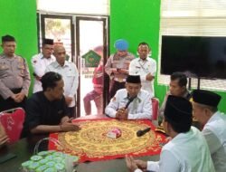 Waduh! Kantor Kemenag Kabupaten Kediri Digeruduk Massa 