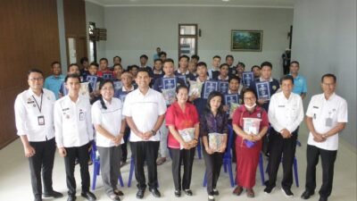 Warga Binaan Lapastik Bangli Peserta Didik Paket C Terima Rapor Semester Ganjil