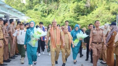 Pemkab Pesibar Sambut Kedatangan Orang Nomor Satu Negeri Sai Batin dan Para Ulama